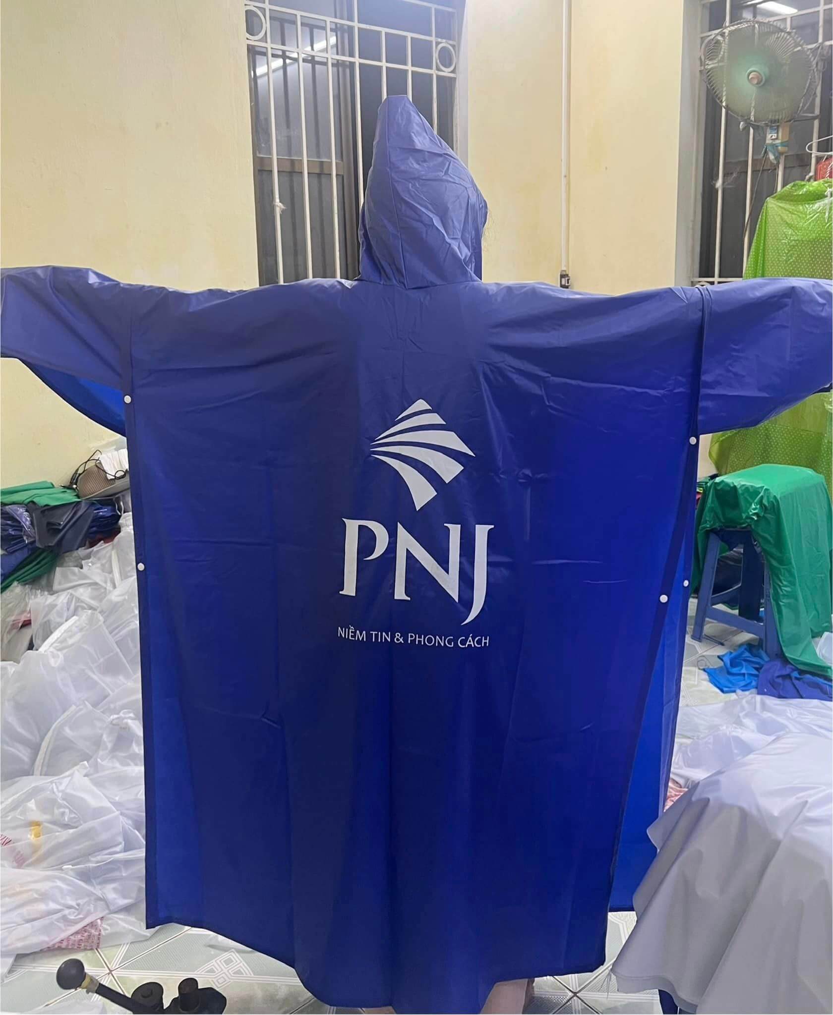 quà 8 3 cho nhân viên nữ