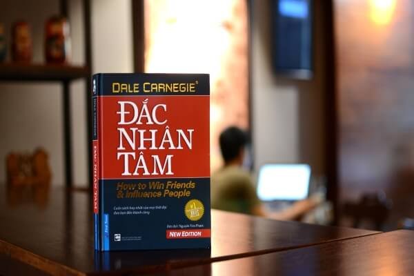 tặng quà cho nhân viên nghỉ việc