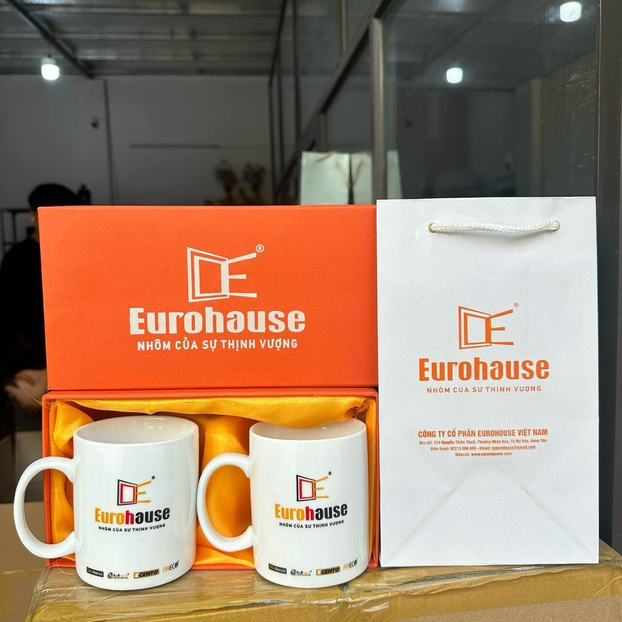quà tặng nhân viên xuất sắc đẹp